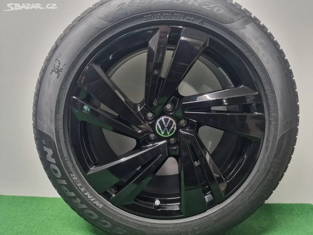 VW Touareg 3 Alu kola 20 Zimní 760601025AA Originál Nevada