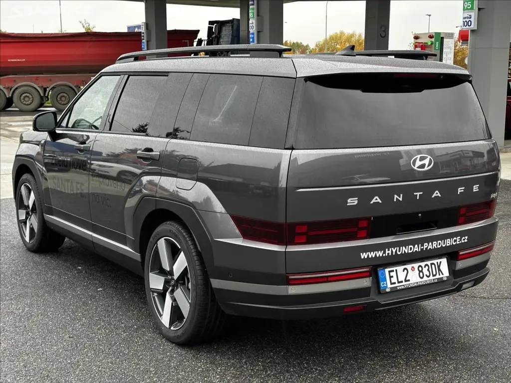 Hyundai Santa Fe, 1,6 PHEV STYLE PREMIUM 4X4 - fotka 4