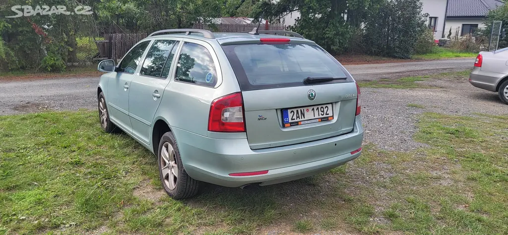 Škoda Octavia combi 2.0 TDI 103 Kw Eegance CZ-TOP - fotka 4