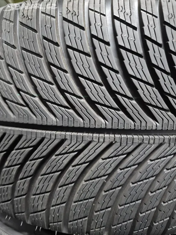 295/35 R20 105W Michelin Alpin 5 MO1 Zimní pneu