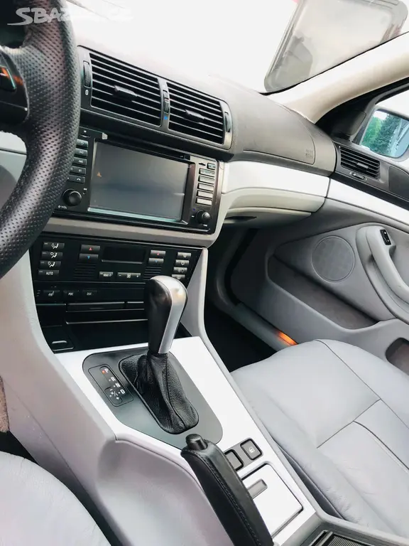BMW Řada 5, E39 540i - fotka 3