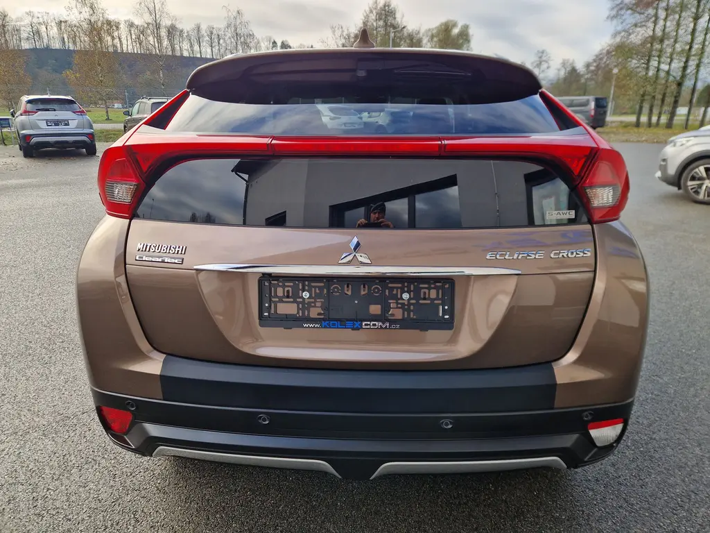 Mitsubishi Eclipse Cross, 1.5 MIVEC 4x4, automat - fotka 3