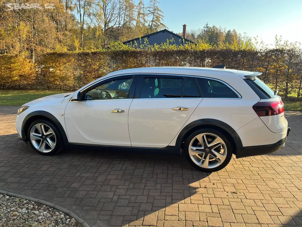 Opel Insignia Country 2.0 CDTI Xenon Navi Kamera - fotka 4