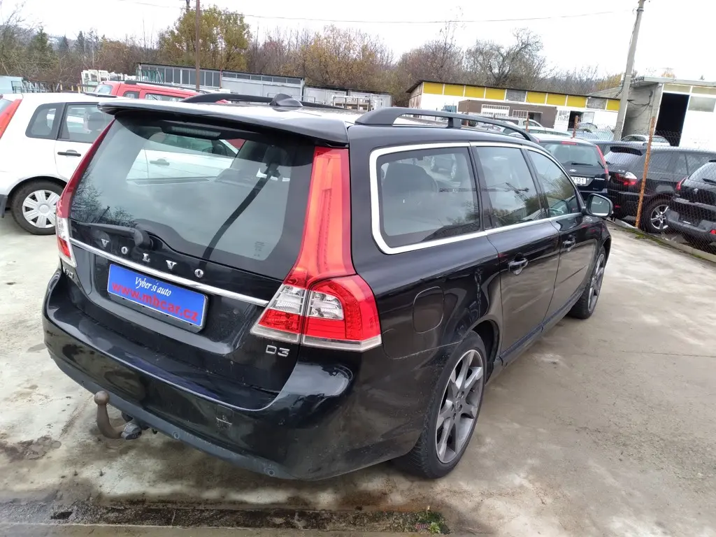 VOLVO V70 2.0D3 DRIVE-E ECO 2.0 D AT,NAVI,SERVISKA - fotka 4