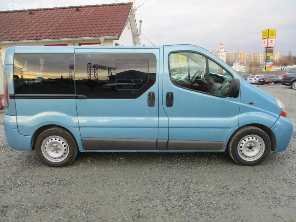 Renault Trafic, 2,5 DCi, 8 míst, klima, tažné, - fotka 4