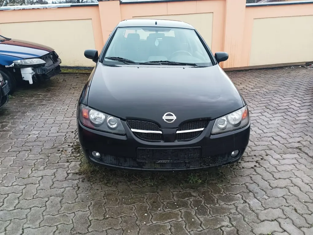 Nissan Almera