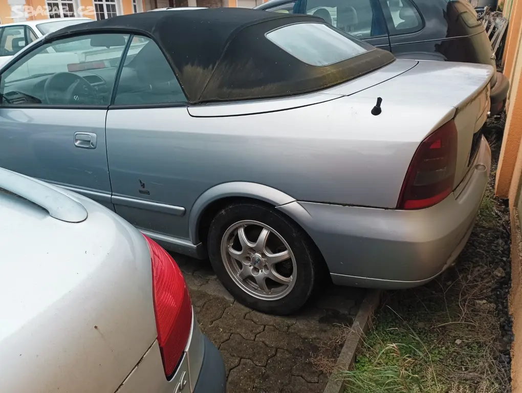 Opel Astra Cabrio - fotka 4