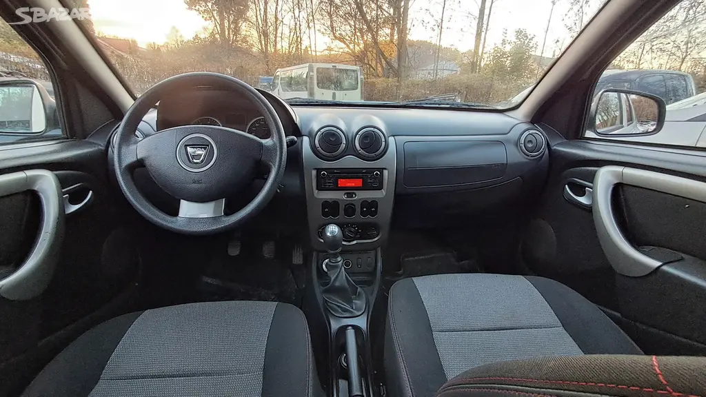 Dacia Duster, 1,5 DCI 80kW 4x4 rv 2014 - fotka 6