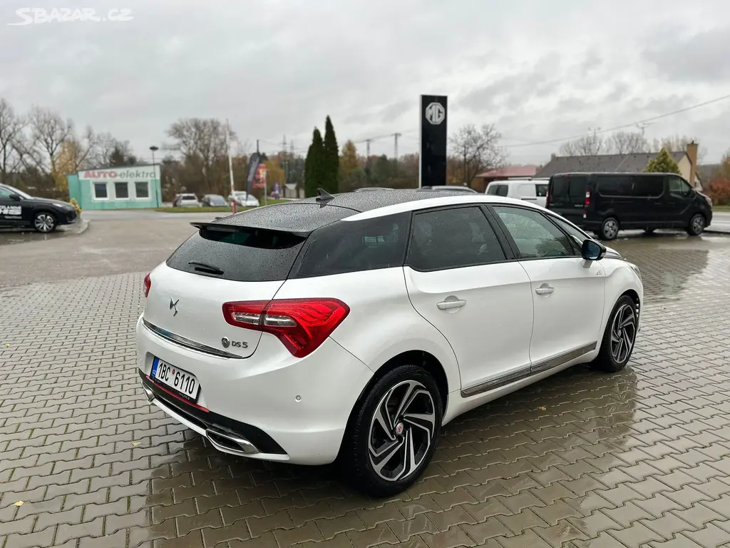 Citroën DS5, 2.0BHDI 180 AT6* SO CHIC*DS60 - fotka 4
