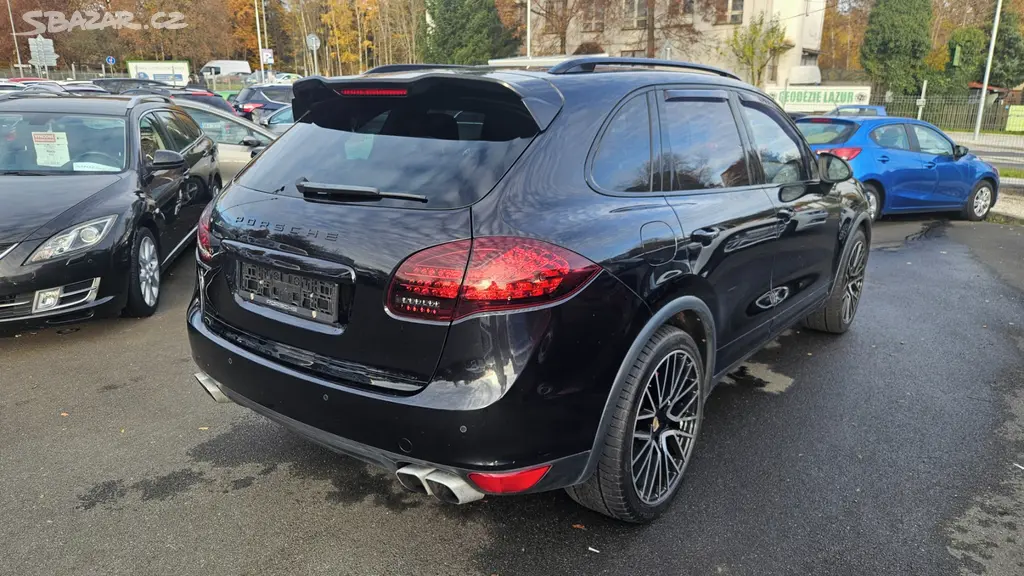Porsche Cayenne 4,8i V8 Turbo - fotka 4