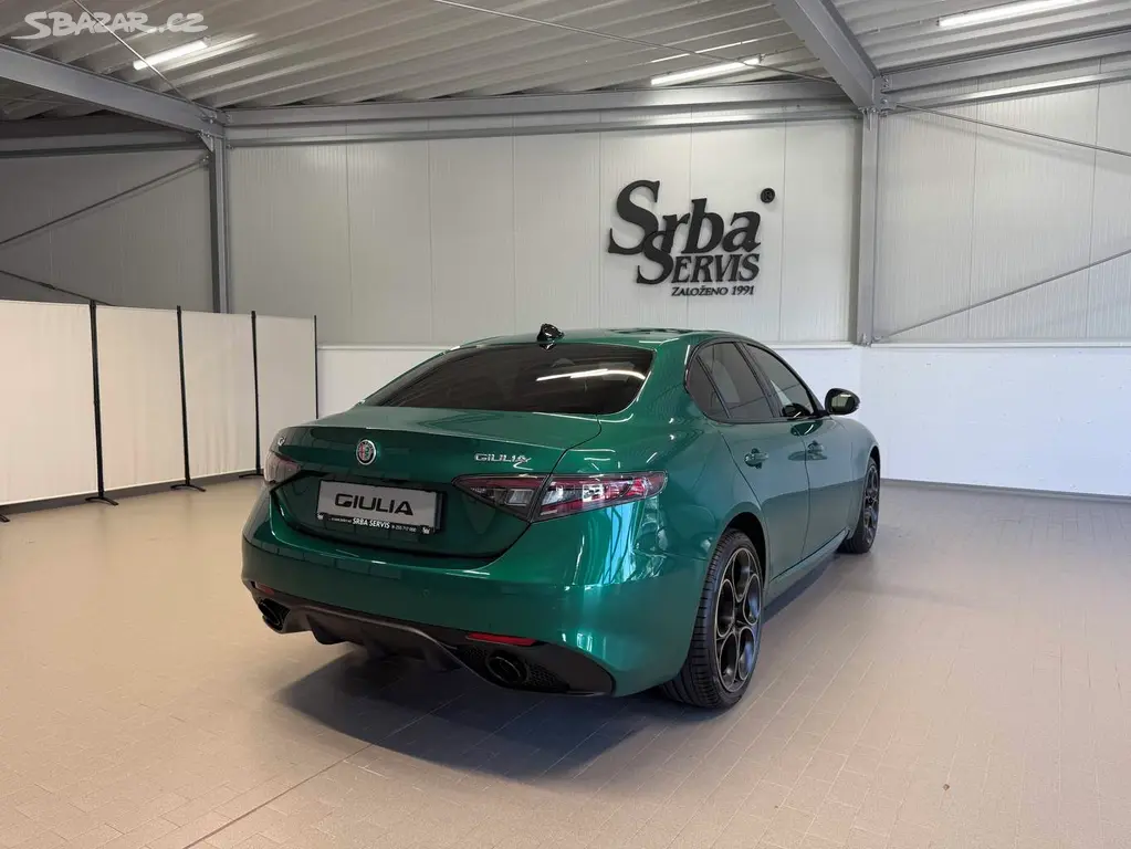 Alfa Romeo Giulia, 2.0 Turbo 280k AT8 AWD INTENSA - fotka 4