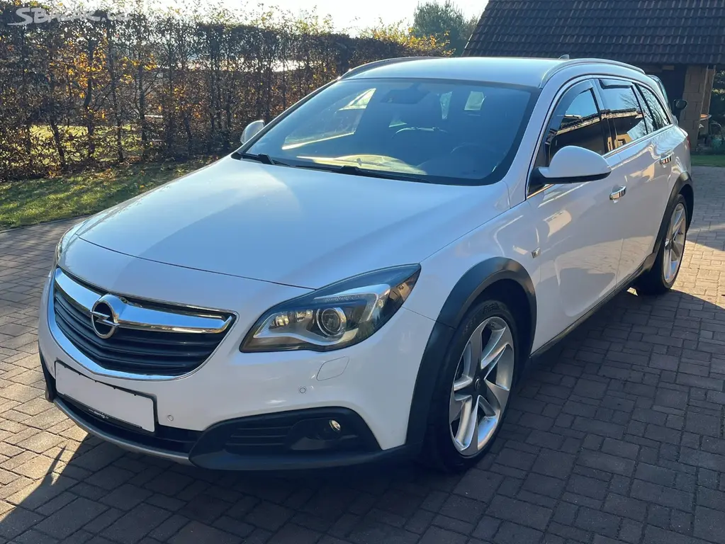 Opel Insignia Country 2.0 CDTI Xenon Navi Kamera - fotka 3