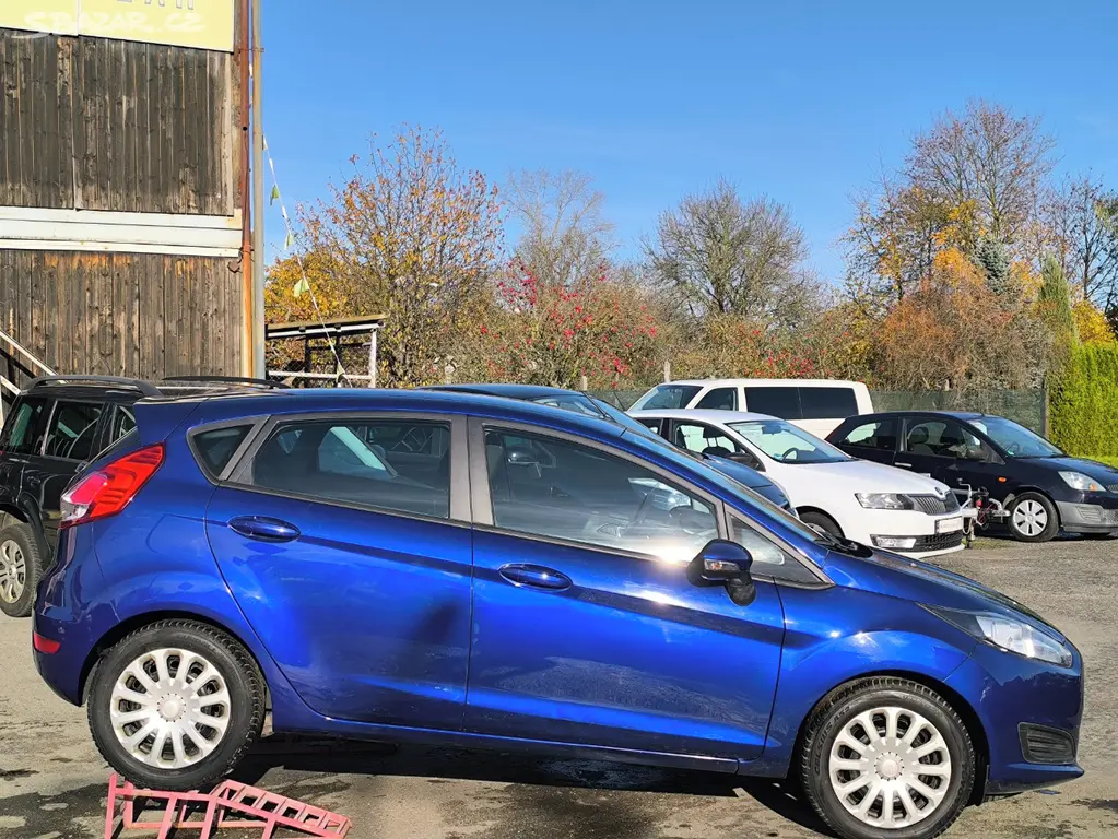 Ford Fiesta 1.25i 60kW Trend,Klima,2 majitel - fotka 5