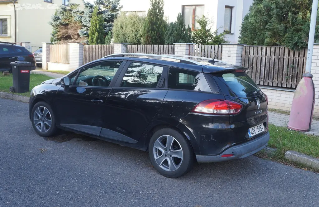 Renault Clio 1,5 dCi 66kW, r.v. 6/2013, 183000km - fotka 2