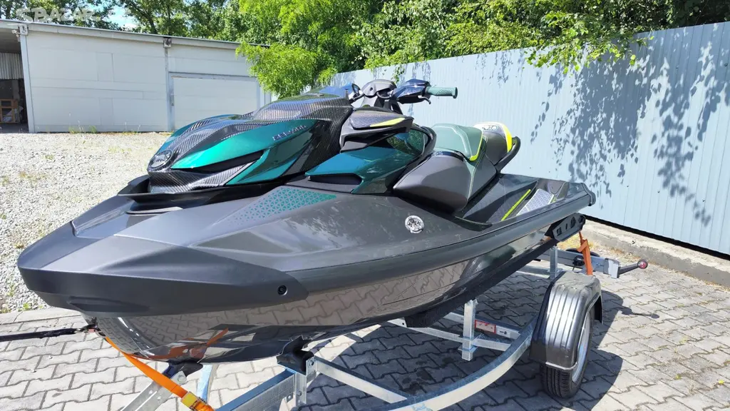 Sea-Doo RXP XRS Apex 1+1-up 300hp Audio zelený - České Budějovice ...