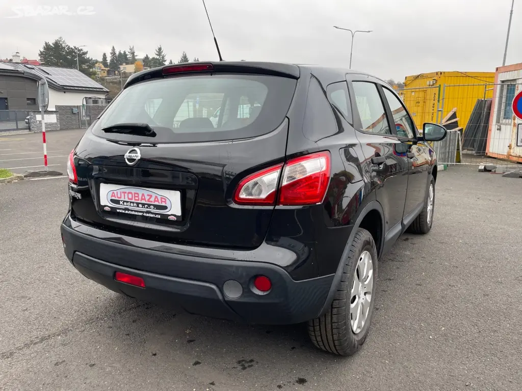 Nissan Qashqai, 1,6 86kW, SERVISKA, TOP STAV - fotka 6