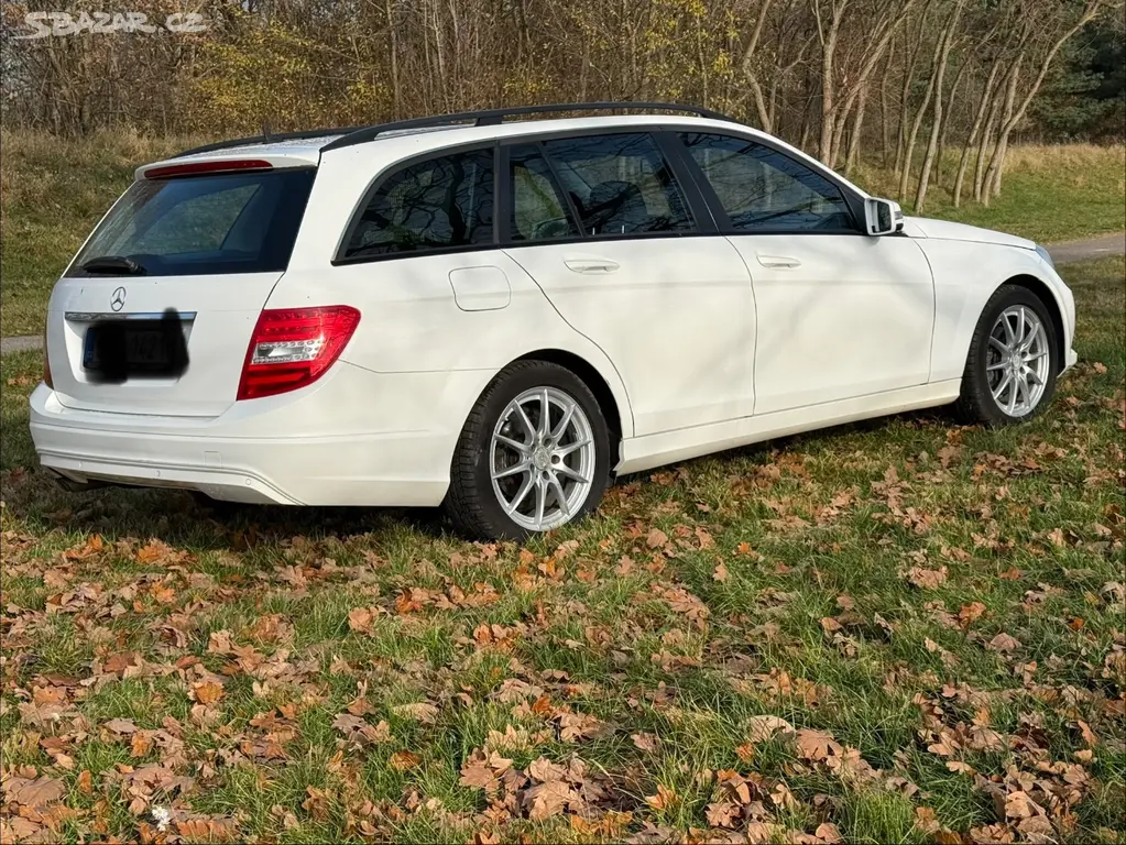 Mercedes-Benz W204 Facelift C220 cdi - fotka 5