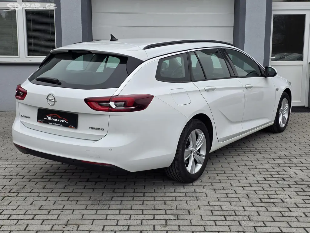 Opel Insignia, 2.0 CDTi 125KW AUTOMAT ČR NOVÉ - fotka 3