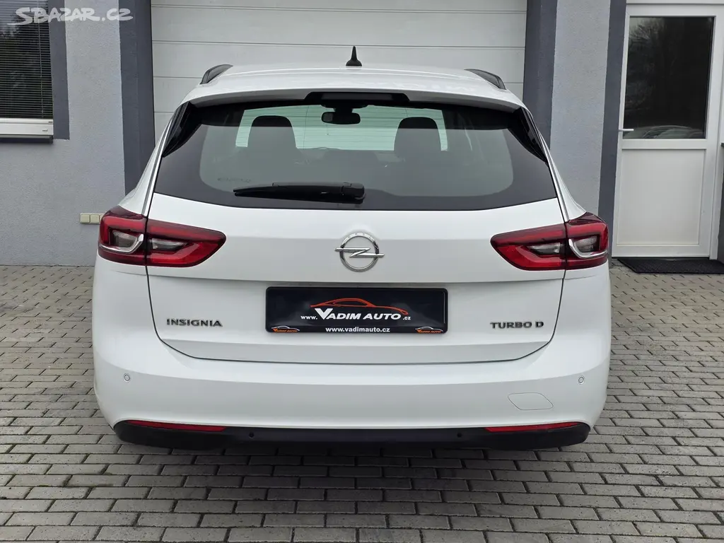 Opel Insignia, 2.0 CDTi 125KW AUTOMAT ČR NOVÉ - fotka 6