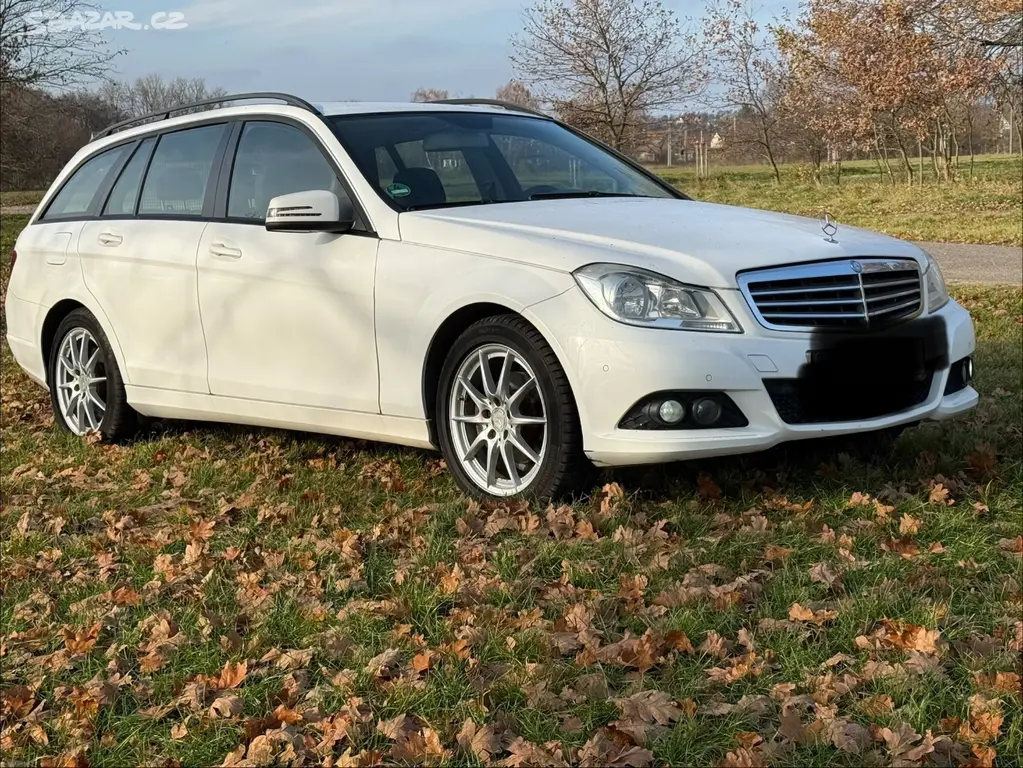 Mercedes-Benz W204 Facelift C220 cdi - fotka 3