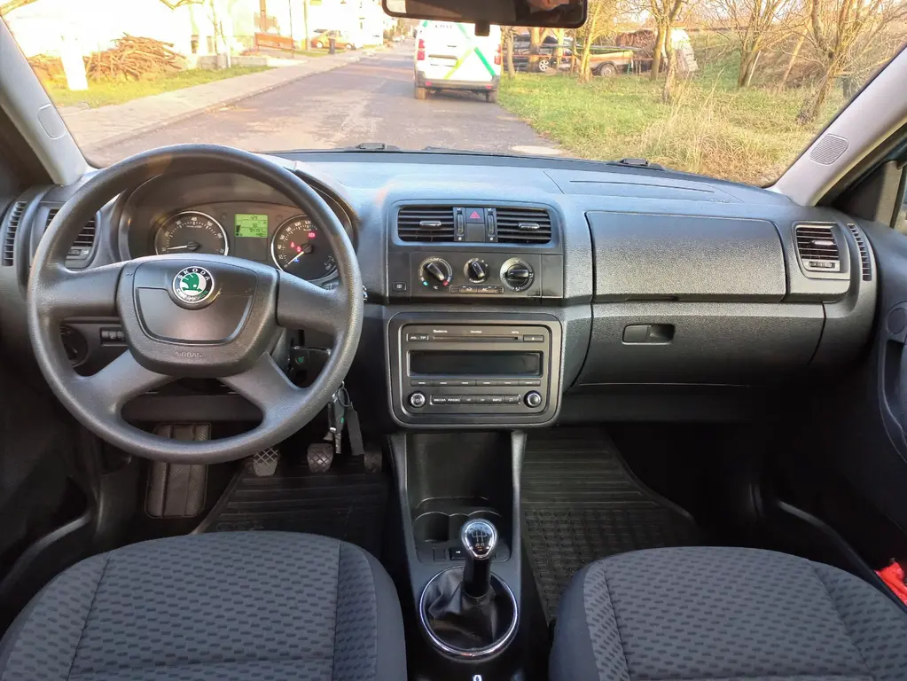 Škoda fabia combi 1,2i 51kw 2010 95tkm - fotka 5