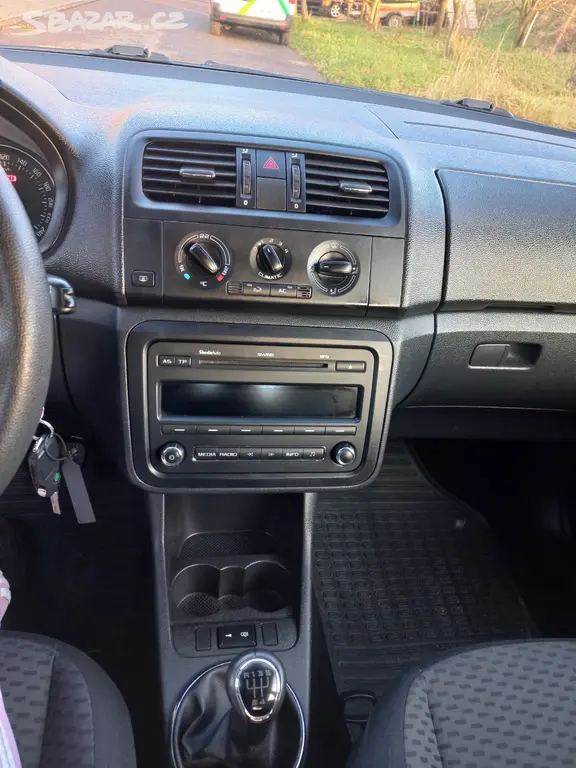 Škoda fabia combi 1,2i 51kw 2010 95tkm - fotka 2