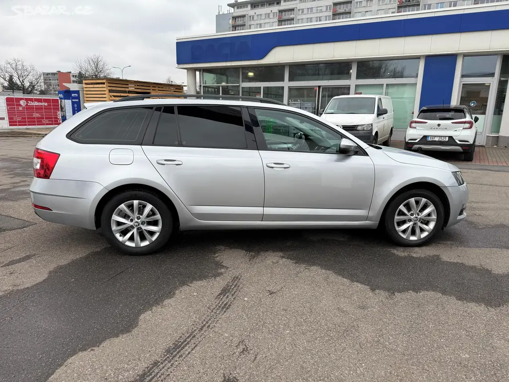 Škoda Octavia, 1.6 TDi DSG - fotka 6