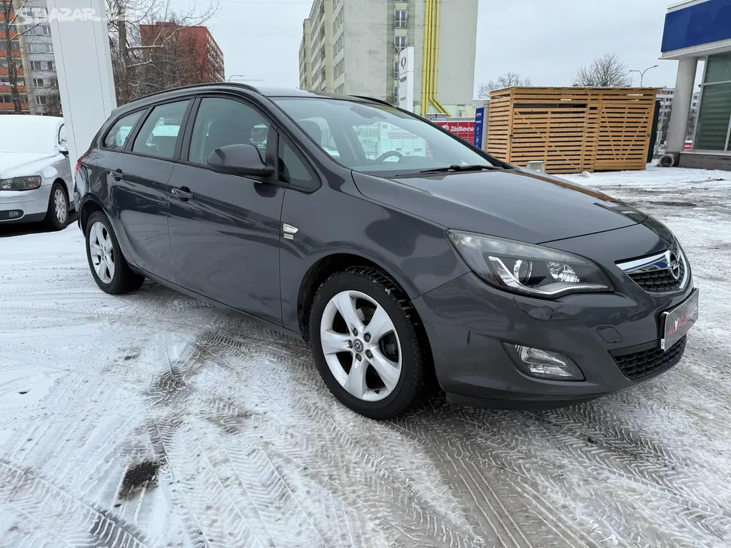 Opel Astra, 1.7 CDTi 81kW - fotka 4