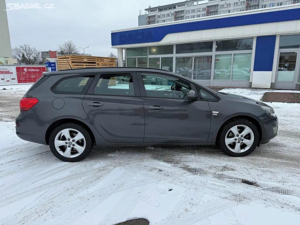 Opel Astra, 1.7 CDTi 81kW - fotka 5