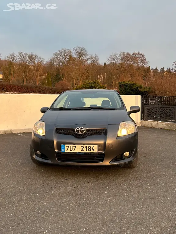 Toyota Auris 1.6 VVT-i (91 kW), benzín, r. 2007 - fotka 4