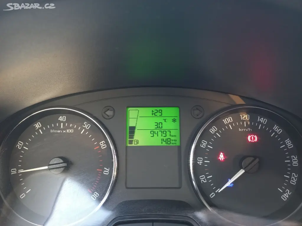 Škoda fabia combi 1,2i 51kw 2010 95tkm - fotka 3