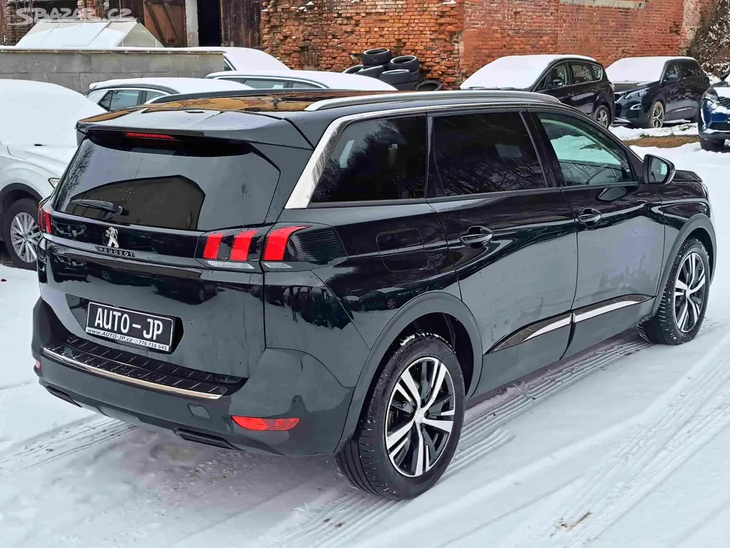 Peugeot 5008, 1,2PT EAT8 ALLURE - fotka 4