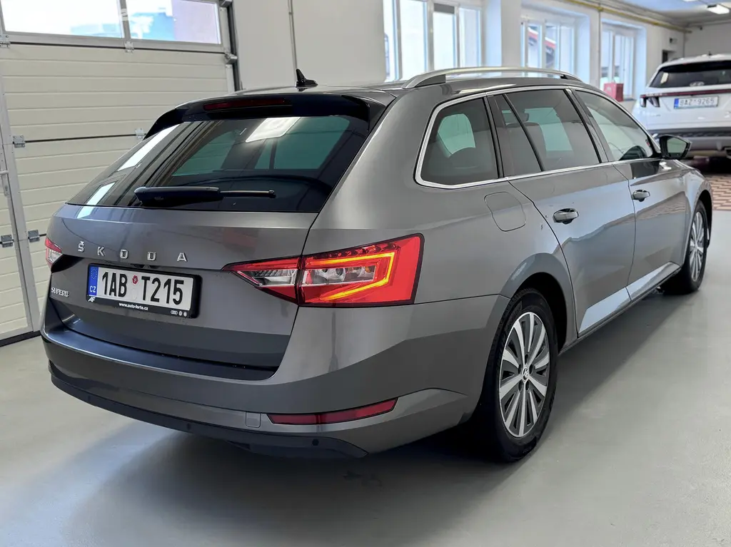 Škoda Superb, 2,0TDI 110 kwDSG Style ČR1.MAJ - fotka 6