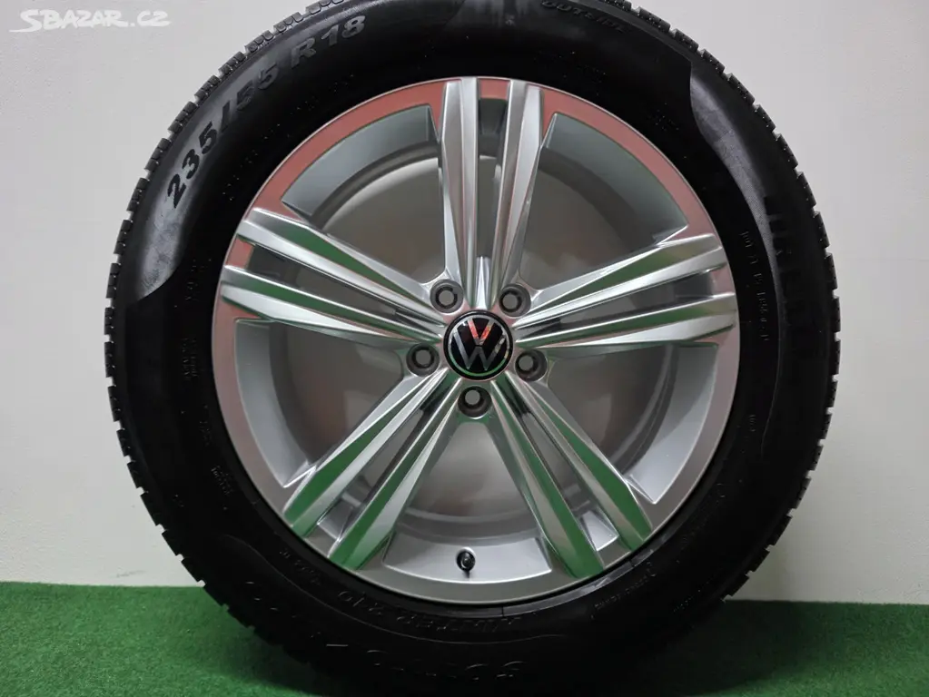 VW Tiguan Allspace Alu kola 18 Zimní  5NA601025 M Sebring 