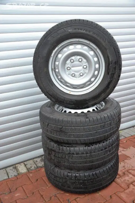 235/65 16C zimní-Mercedes Sprinter Pirelli Winter - Liberec - Bazar ...