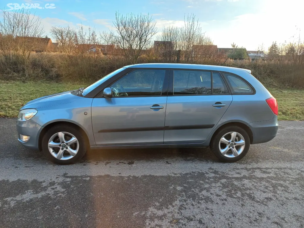 Škoda fabia combi 1,2i 51kw 2010 95tkm - fotka 4