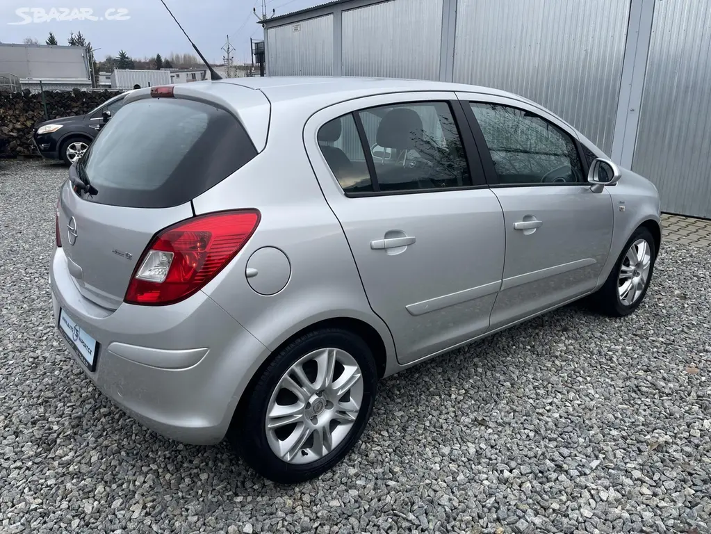 Opel Corsa 1.2i 80PS 141000KM KLIMA STK!! - fotka 4
