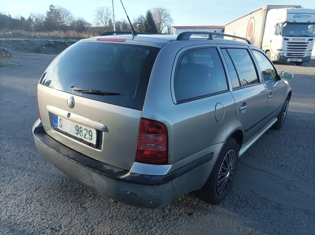 Škoda Octavia - fotka 3
