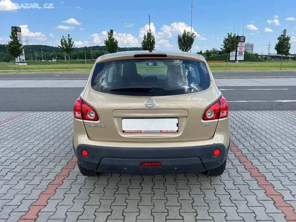 Nissan Qashqai 1.5 DCi 1. maj ČR digi klima - fotka 4