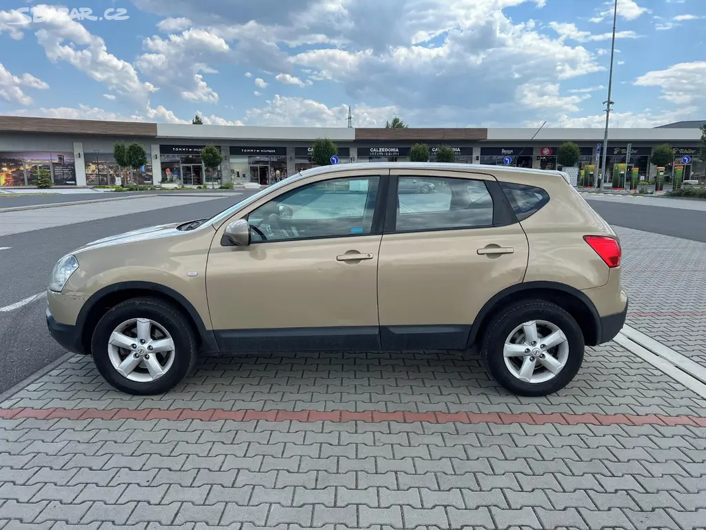Nissan Qashqai 1.5 DCi 1. maj ČR digi klima - fotka 6