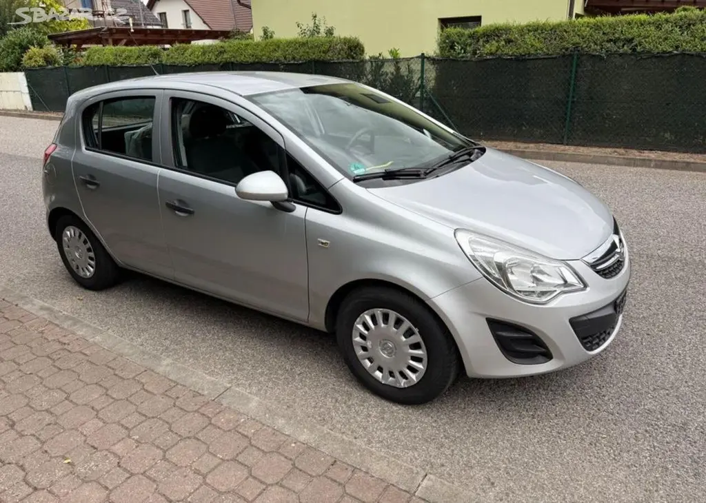 Opel Corsa 1,2i Nová STK klima zimáky benzín - fotka 3