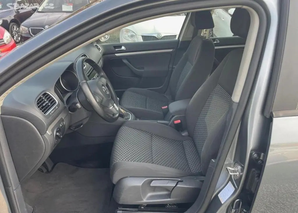 Volkswagen Golf 1.2 TSI KOMBI benzín manuální - fotka 6