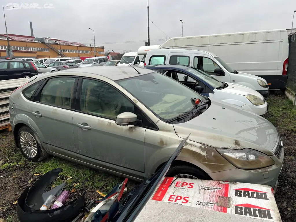 Ford Focus 1.6i 16V 74kw Ghia na náhradní díly - fotka 4
