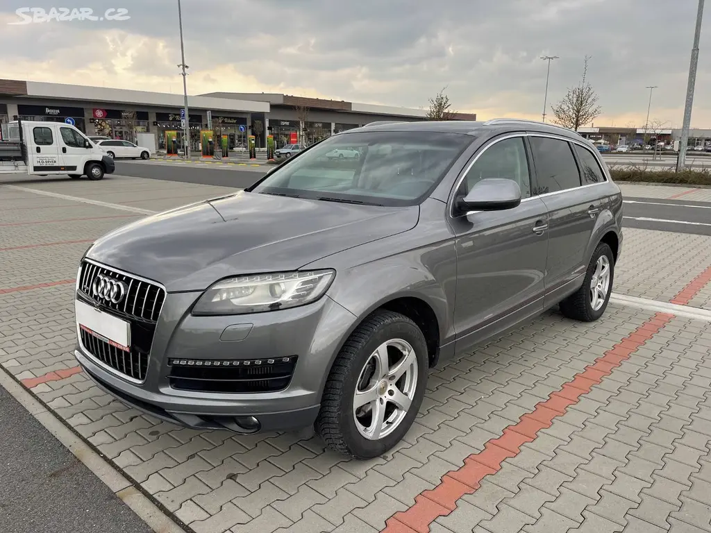 Audi Q7 3.0 TDi 176kw po faceliftu, 8 rychl. NAVI - fotka 5