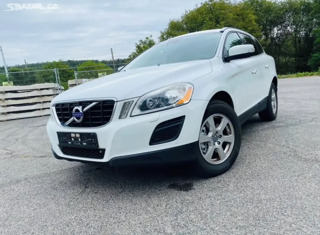 Volvo xc60 3.2i summum 1.majitel !AKCE!