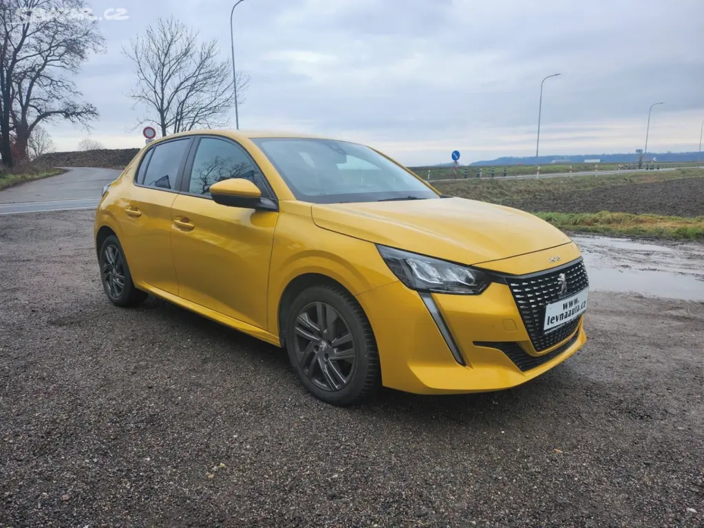 Peugeot 208 1.2 Benzín 2021 - fotka 3