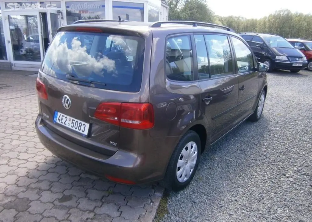 Volkswagen Touran 1.6TDi CZ,1.maj,serviska,2x ko - fotka 6