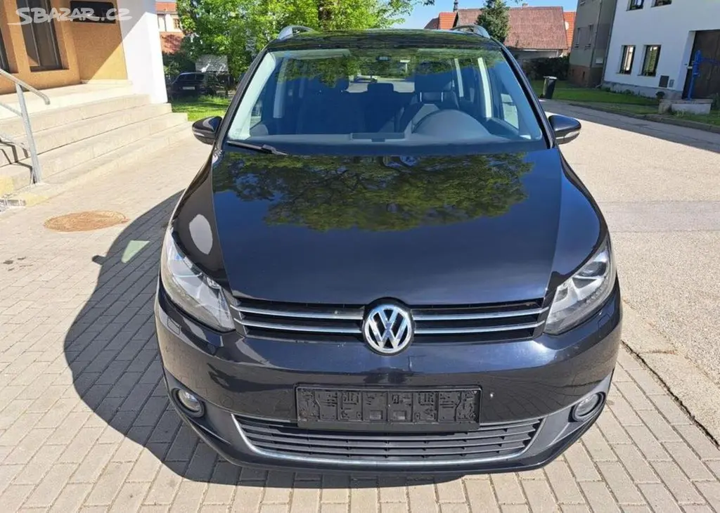 Volkswagen Touran 1,6 TDI Comfortline nafta - fotka 2