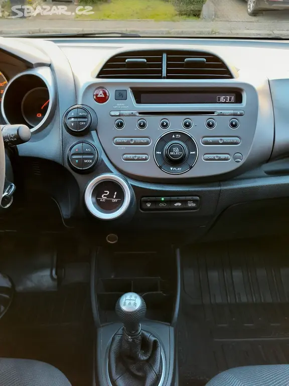 Honda Jazz 1.4 i-VTEC ve výbavě SPORT - ÚSPORNÝ - fotka 6