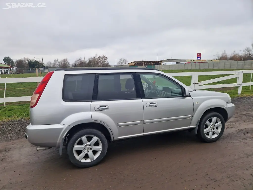 Nissan x-trail 2.5 benzin 4x4 - AUTOMAT - - fotka 5